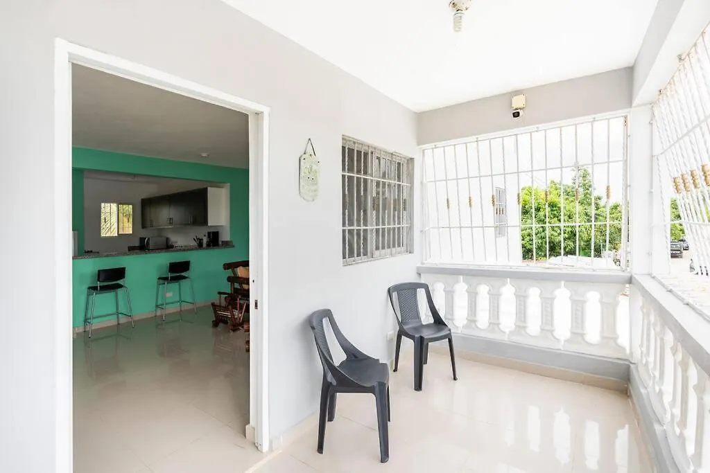 Sdq Airport & Samana Bus Near Bamboo Apartment Santo Domingo